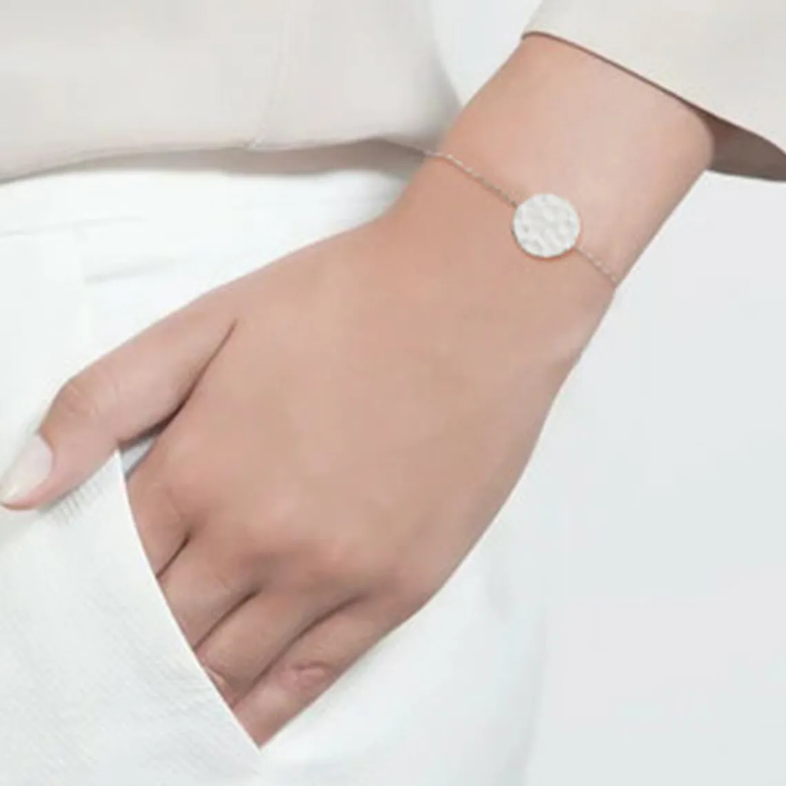 Maison de la Bijouterie Bracelet fantaisie rond martelé Femme Argent WYZ600ZV | Femme Bracelet