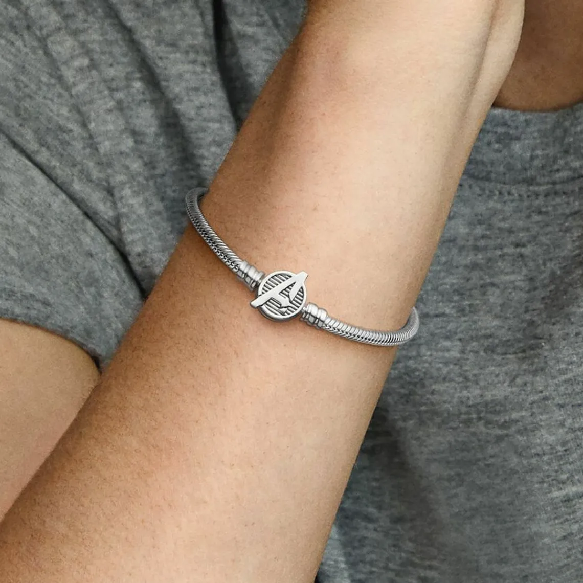 Pandora Bracelet Femme Marvel x maille serpent & fermoir logo The Avengers | Femme Bracelet