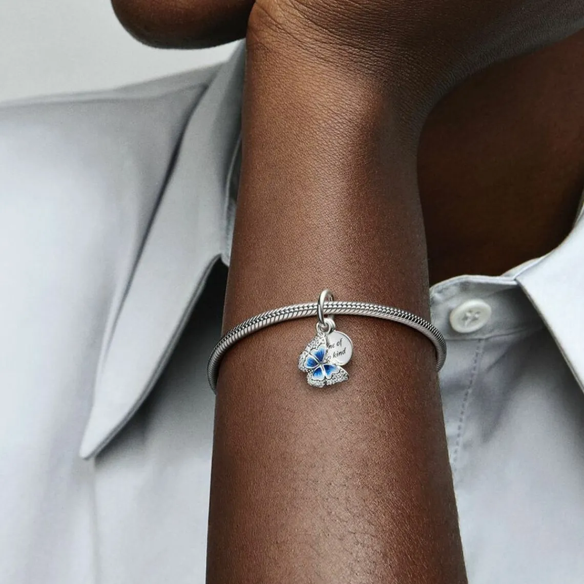 Pandora Charm double pendant Moments Papillon bleu scintillant & Citation | Femme Charms