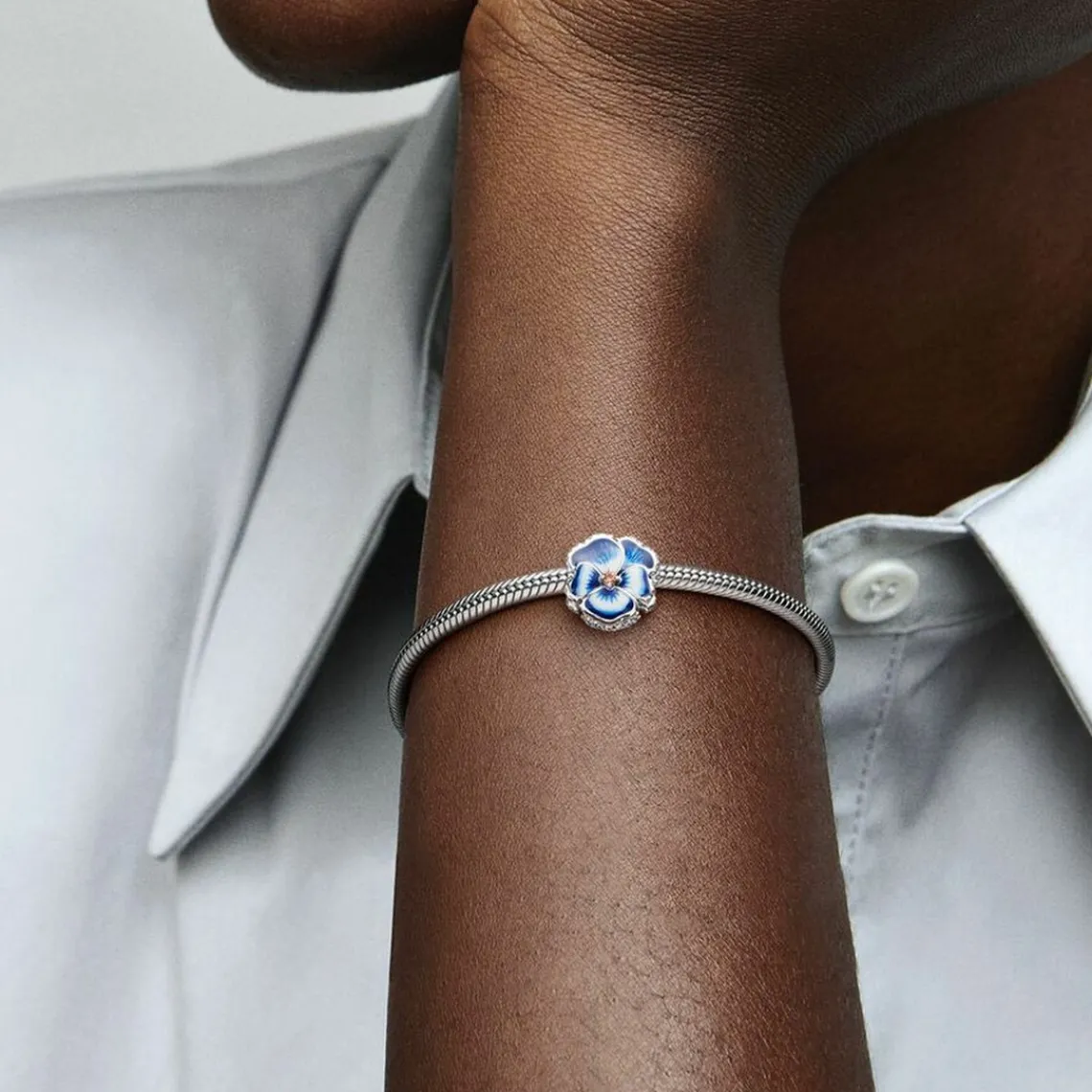 Pandora Charm Moments floral bleue & strass scintillant | Femme Charms