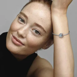 Pandora Charm moments Rose Ajourée & cristaux bleu | Femme Charms