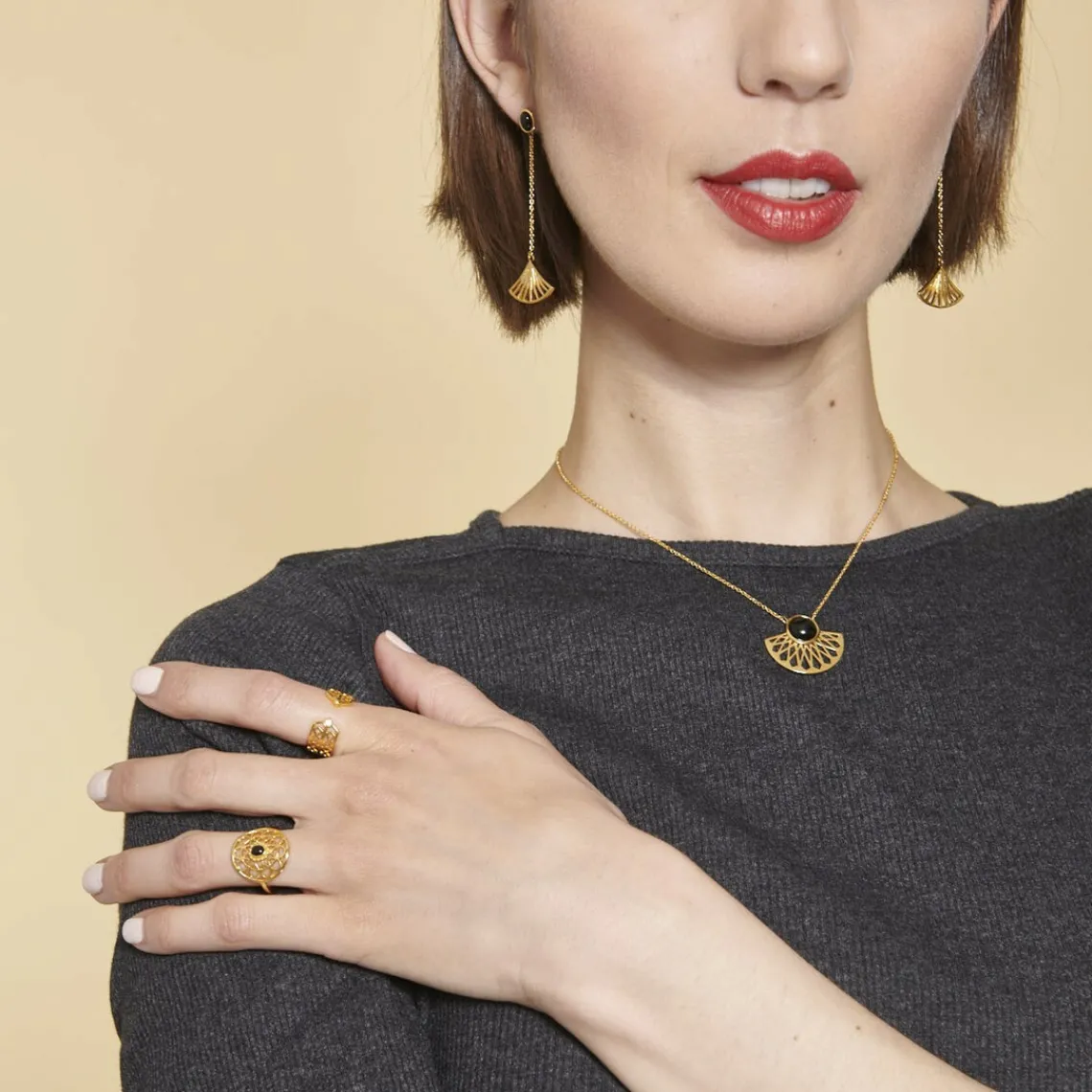 Kosma Paris Collier et pendentif Kosma Mia BNS08175-ONXBK - Métal Doré Jaune & Onyx Noir Femme | Femme Collier Et Pendentif