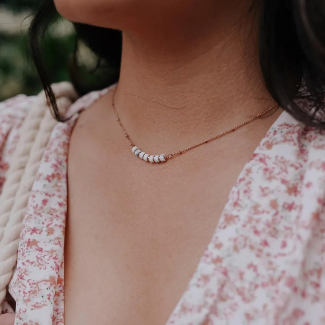 Sloya Collier Femme Piana en pierres Howlite | Femme Collier Et Pendentif