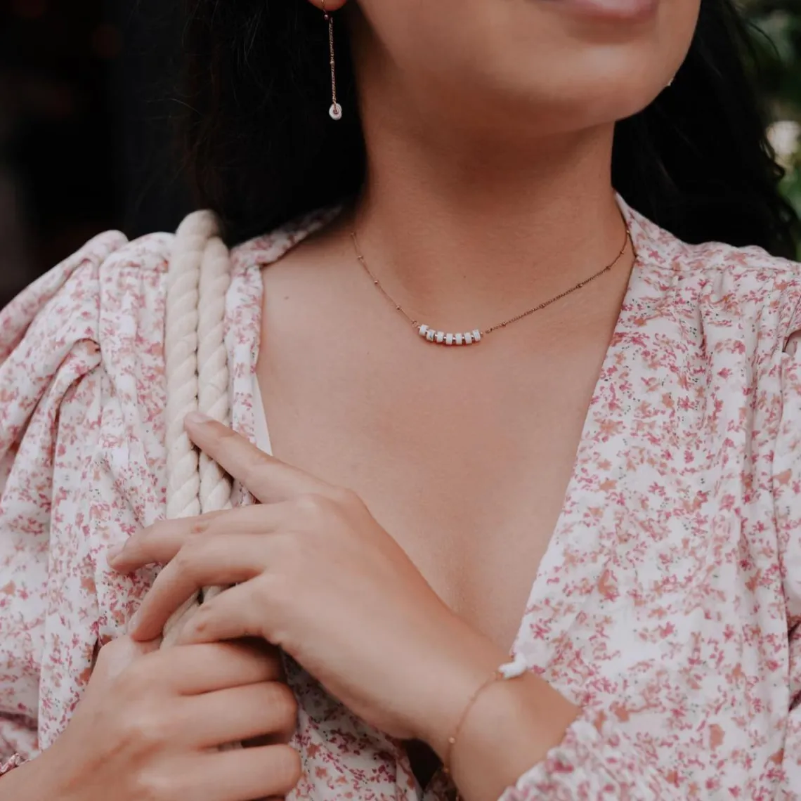 Sloya Collier Femme Piana en pierres Howlite | Femme Collier Et Pendentif