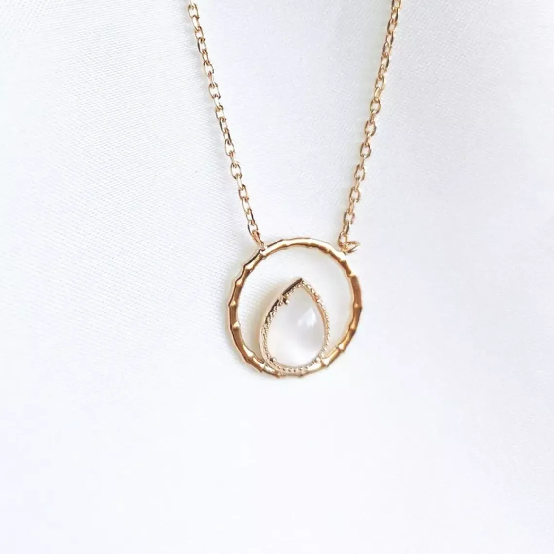 Maison de la Bijouterie Collier femme plaqué or pierre de lune serti griffe - UW3ZU445 | Femme Collier Et Pendentif